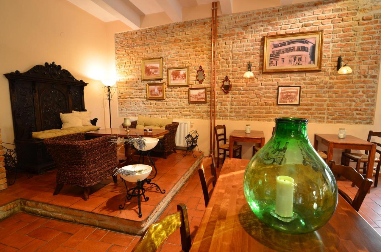 Baronka Bed & Breakfast & Bistrot Betliar エクステリア 写真